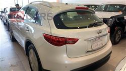 Infiniti QX70
